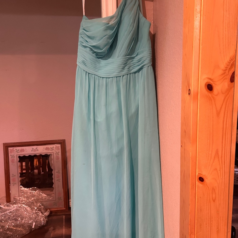Elegant Aqua One-Shoulder Gown